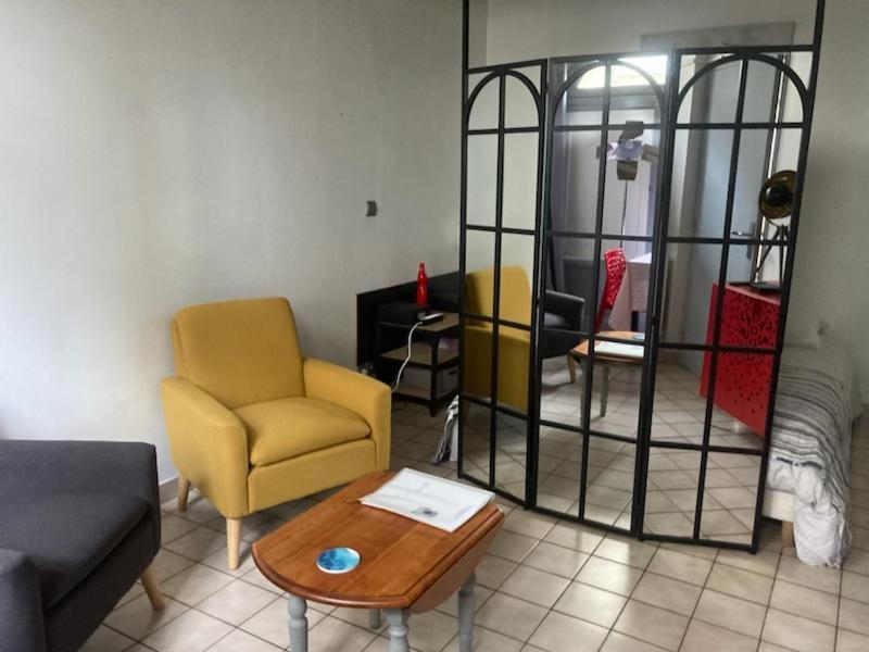 Le Petit Lecoy Apartment Saumur Bagian luar foto